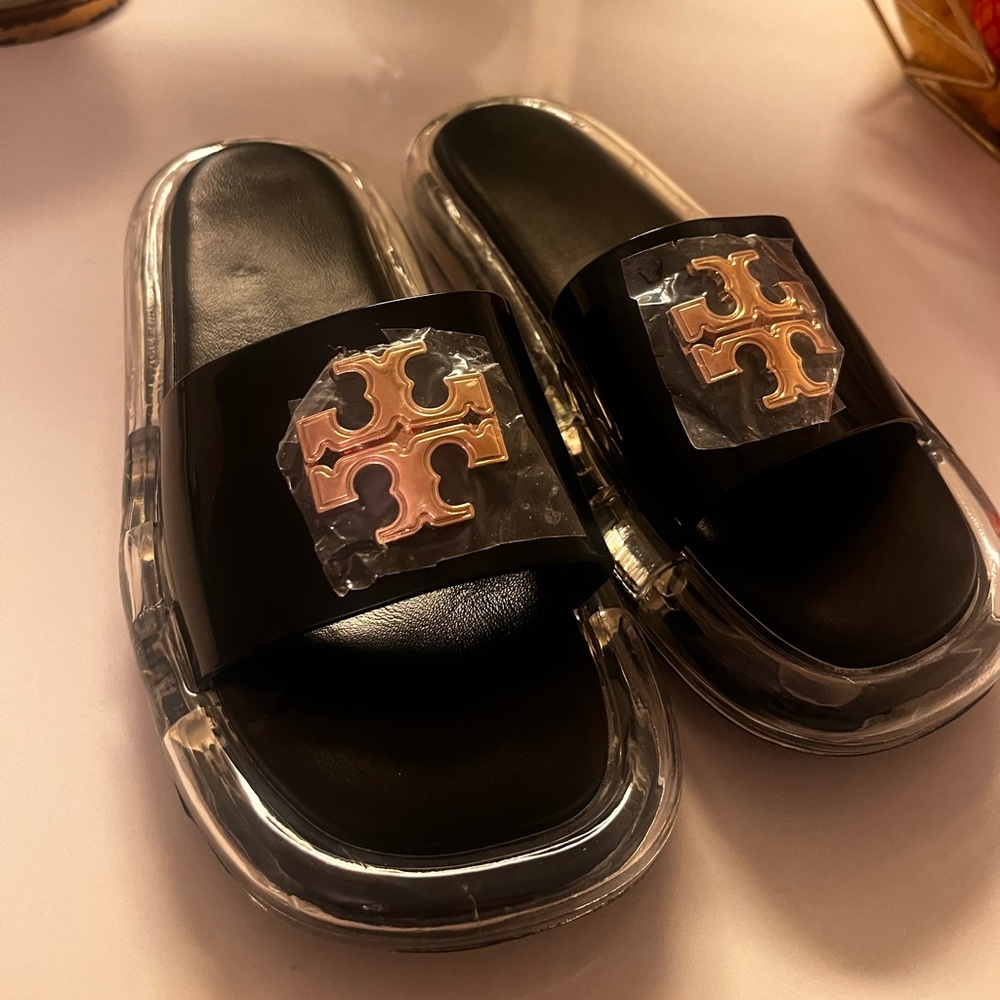 Tory burch bubble jelly black sandals size 7 gold logo edition